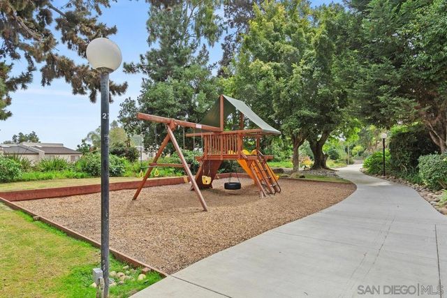 8870 Caminito Primavera, La Jolla, CA 92037