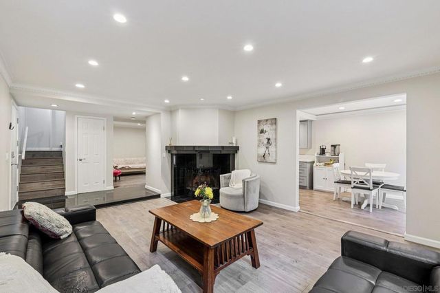 8870 Caminito Primavera, La Jolla, CA 92037