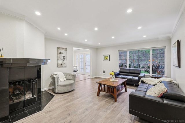 8870 Caminito Primavera, La Jolla, CA 92037