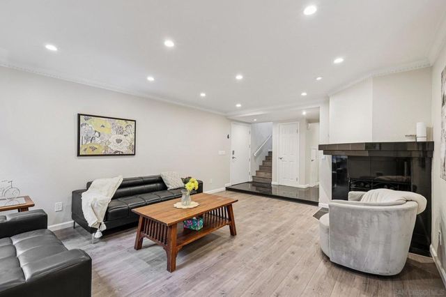 8870 Caminito Primavera, La Jolla, CA 92037