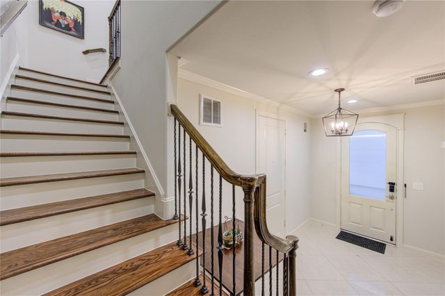 411 W 17th Street B, Houston, TX 77008