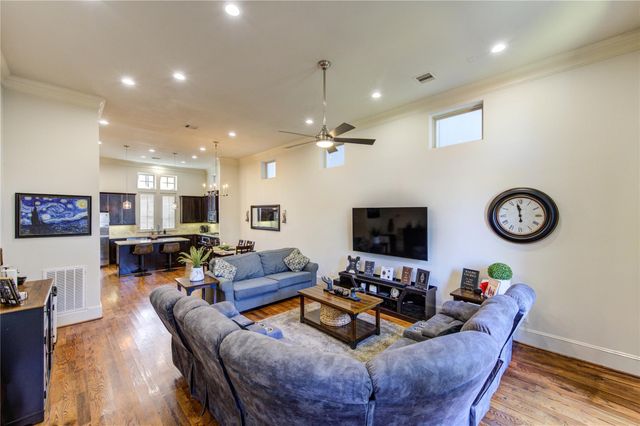 411 W 17th Street B, Houston, TX 77008