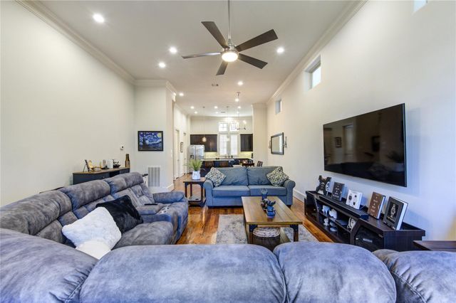 411 W 17th Street B, Houston, TX 77008