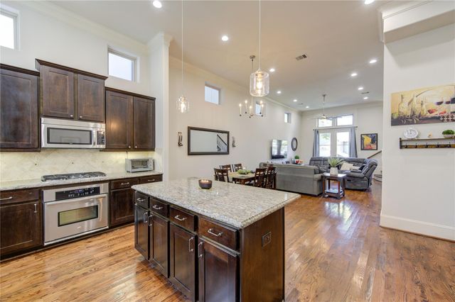 411 W 17th Street B, Houston, TX 77008