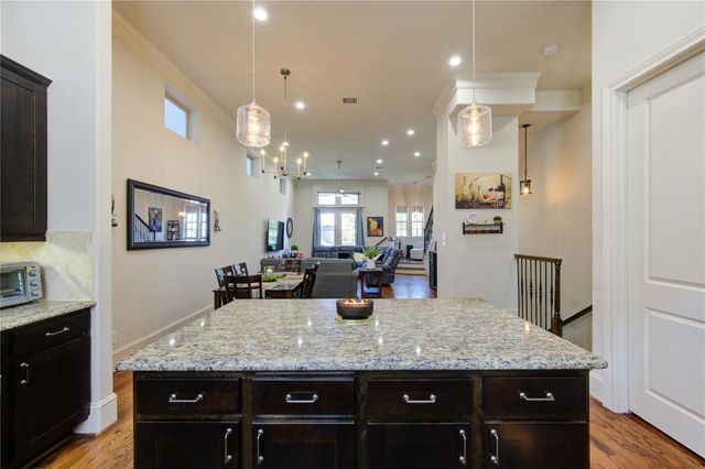 411 W 17th Street B, Houston, TX 77008