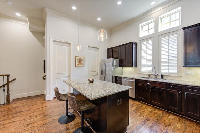 411 W 17th Street B, Houston, TX 77008