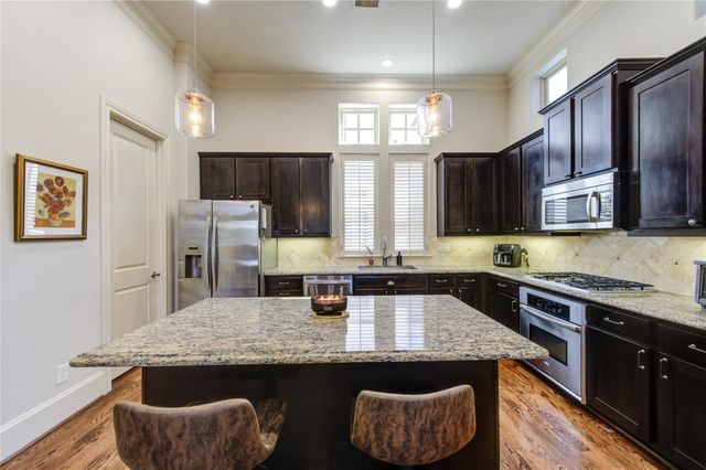 411 W 17th Street B, Houston, TX 77008