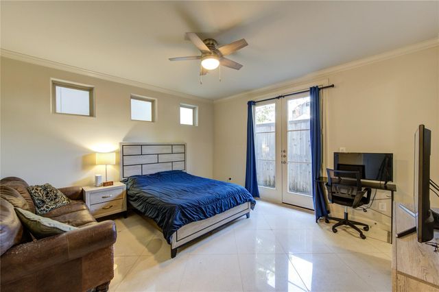 411 W 17th Street B, Houston, TX 77008