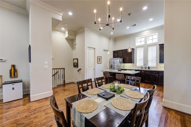 411 W 17th Street B, Houston, TX 77008