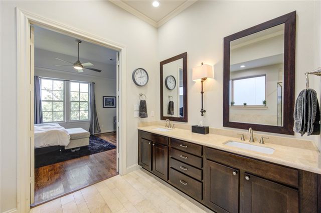 411 W 17th Street B, Houston, TX 77008