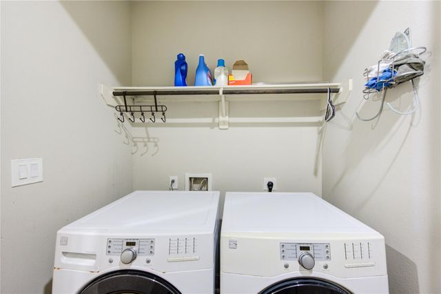 411 W 17th Street B, Houston, TX 77008