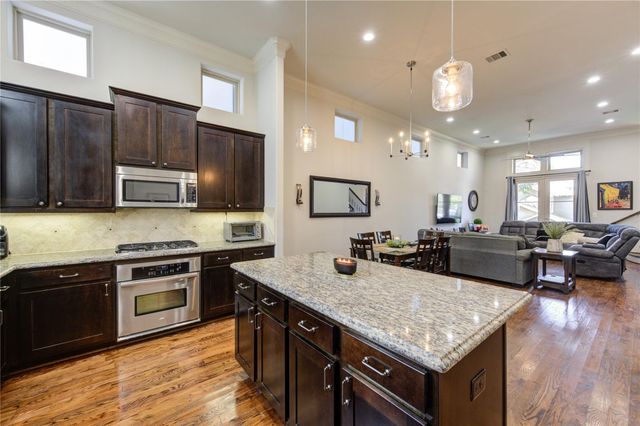 411 W 17th Street B, Houston, TX 77008