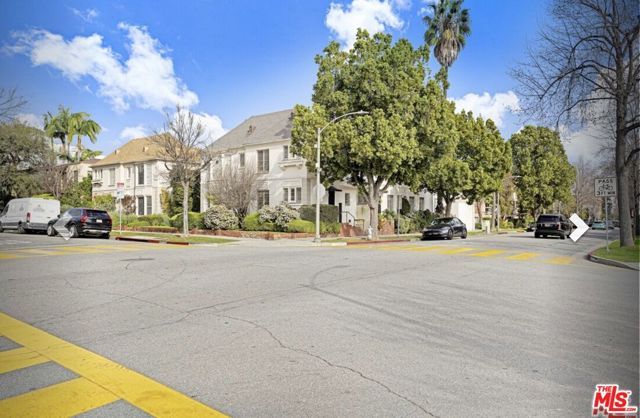 168 S Elm Drive 168 S Elm, Beverly Hills, CA 90212
