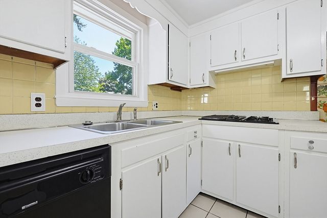 419 Old Connecticut Path, Framingham, MA 01701