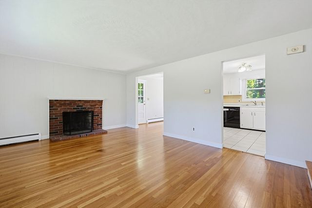 419 Old Connecticut Path, Framingham, MA 01701