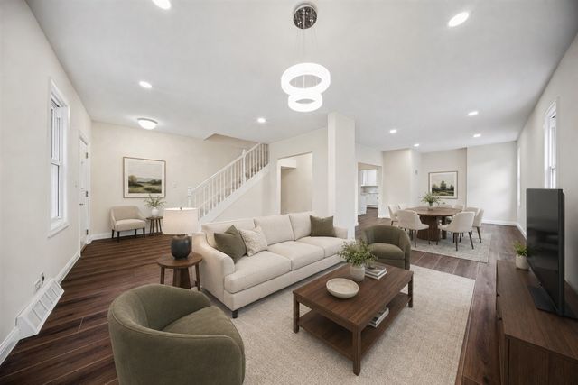 818 Bach Street, Northbrook, IL 60062