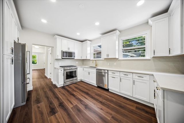 818 Bach Street, Northbrook, IL 60062