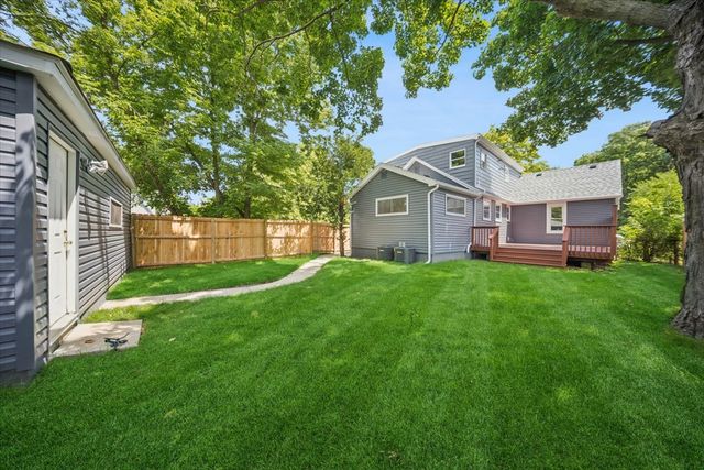 818 Bach Street, Northbrook, IL 60062