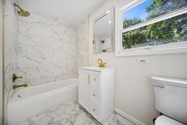 818 Bach Street, Northbrook, IL 60062