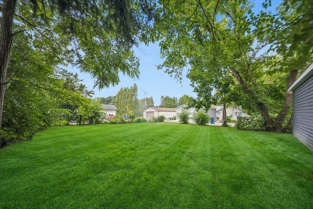 818 Bach Street, Northbrook, IL 60062