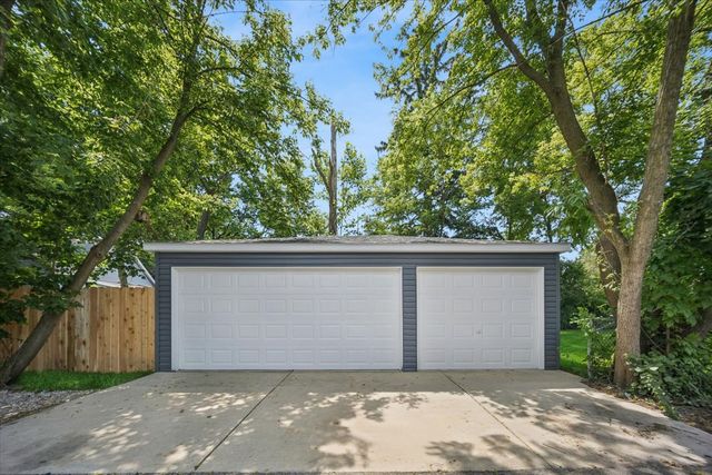 818 Bach Street, Northbrook, IL 60062