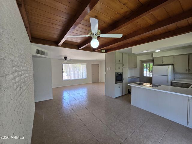 7800 N 60TH Avenue, Glendale, AZ 85301