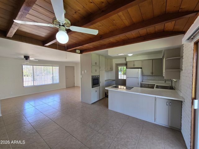 7800 N 60TH Avenue, Glendale, AZ 85301