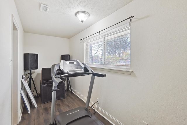 1005 Hopkins Drive, Denton, TX 76205