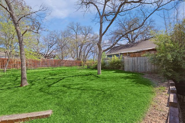 1005 Hopkins Drive, Denton, TX 76205