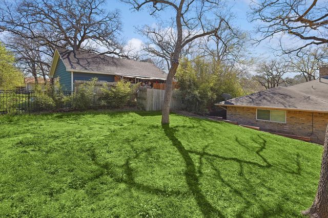 1005 Hopkins Drive, Denton, TX 76205