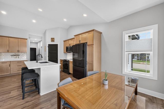1101 Ballweg Lane, Waunakee, WI 53597