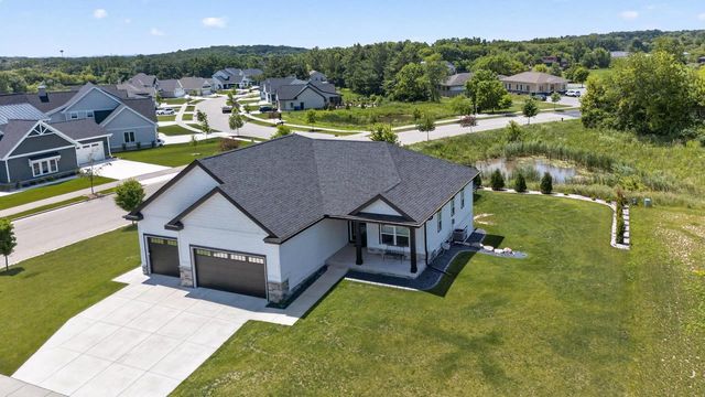 1101 Ballweg Lane, Waunakee, WI 53597