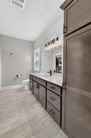 1101 Ballweg Lane, Waunakee, WI 53597