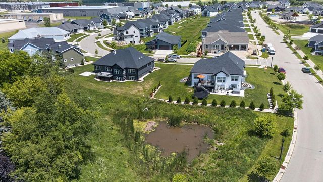 1101 Ballweg Lane, Waunakee, WI 53597