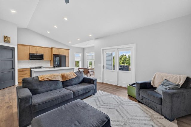1101 Ballweg Lane, Waunakee, WI 53597