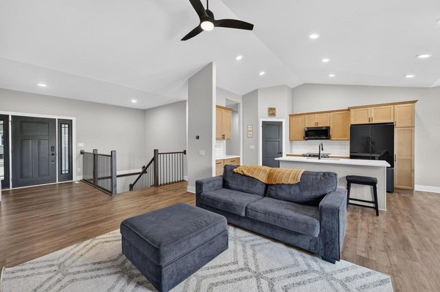 1101 Ballweg Lane, Waunakee, WI 53597