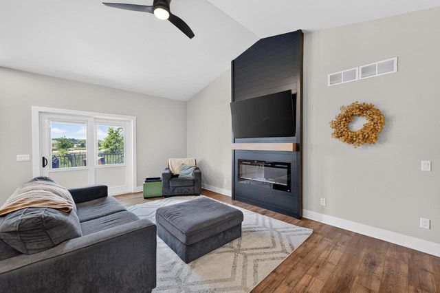1101 Ballweg Lane, Waunakee, WI 53597