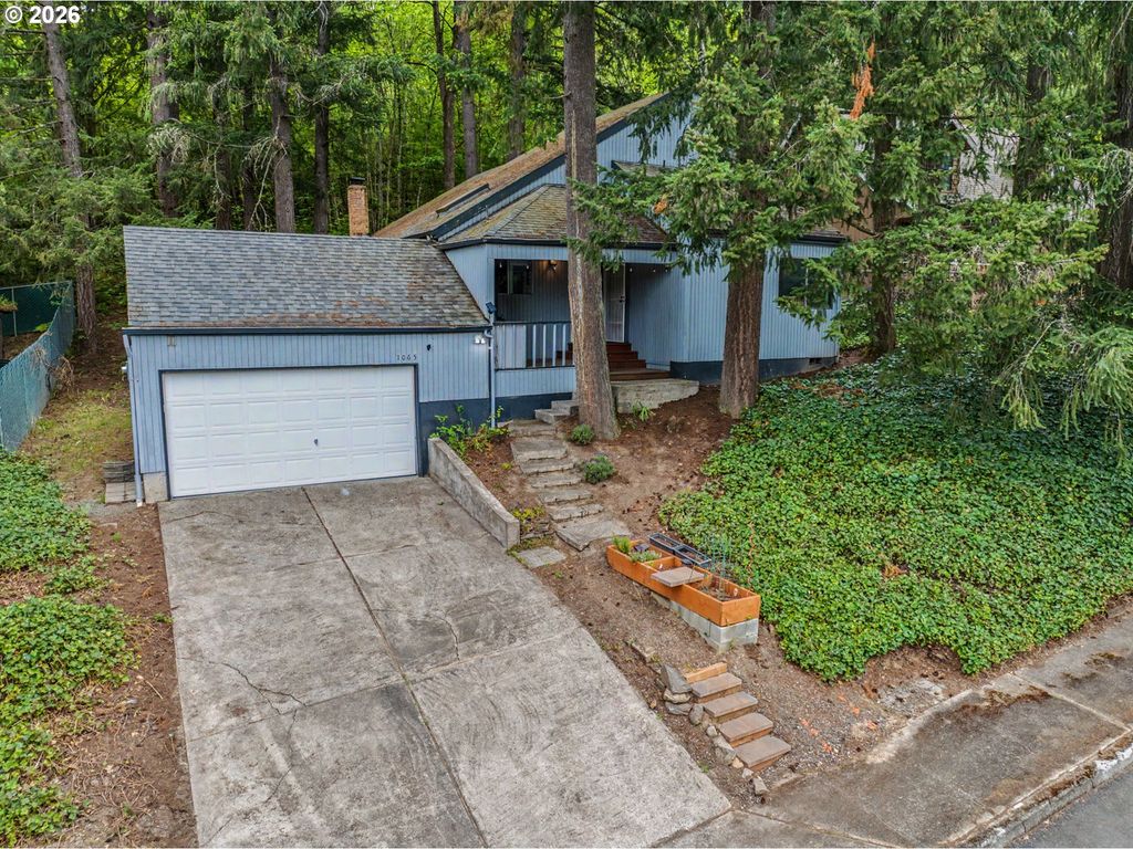 1065 Ne HILL Way, Estacada, OR 97023