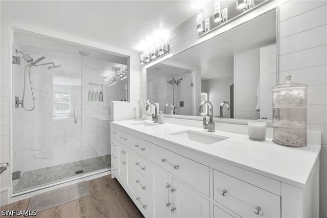 4716 Via Carmen, Naples, FL 34105