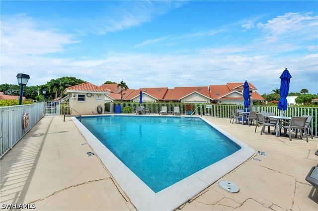 4716 Via Carmen, Naples, FL 34105