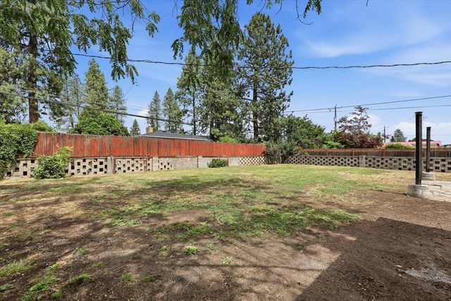 228 W Nebraska Ave, Spokane, WA 99205
