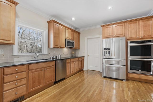 127 Smith Ridge Road, South Salem, NY 10590