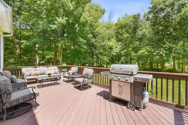 127 Smith Ridge Road, South Salem, NY 10590