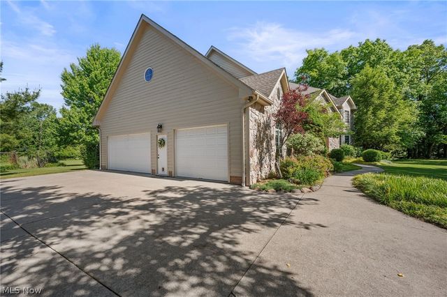 158 Boston Lake Drive, Valley City, OH 44280