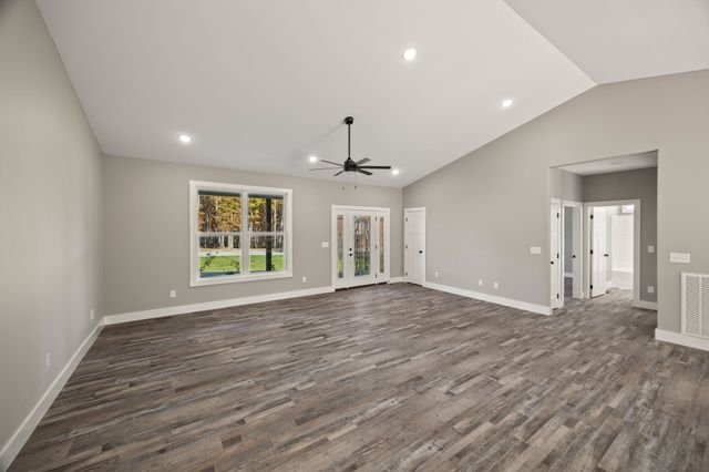 108 Creekview Ct, Jamestown, TN 38556