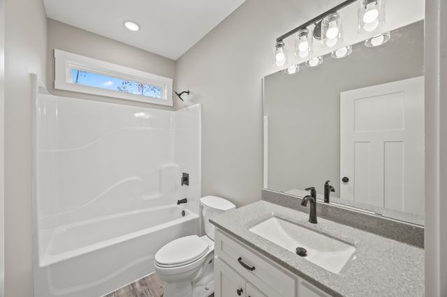 108 Creekview Ct, Jamestown, TN 38556