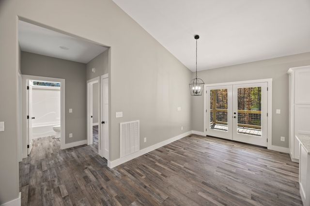 108 Creekview Ct, Jamestown, TN 38556