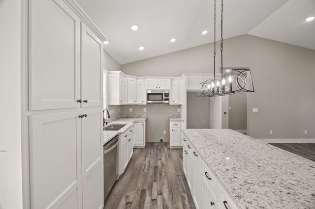 108 Creekview Ct, Jamestown, TN 38556