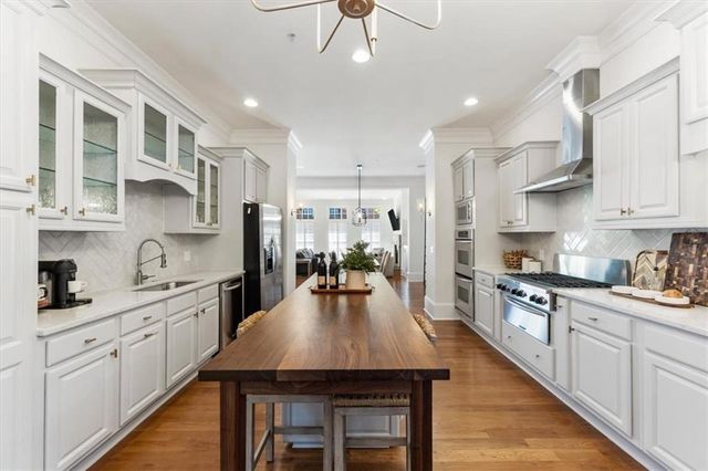 225 Founders Mill Court, Roswell, GA 30075