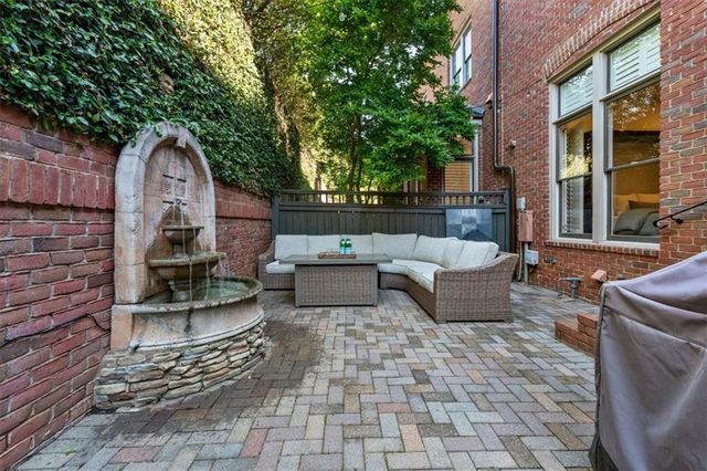 225 Founders Mill Court, Roswell, GA 30075